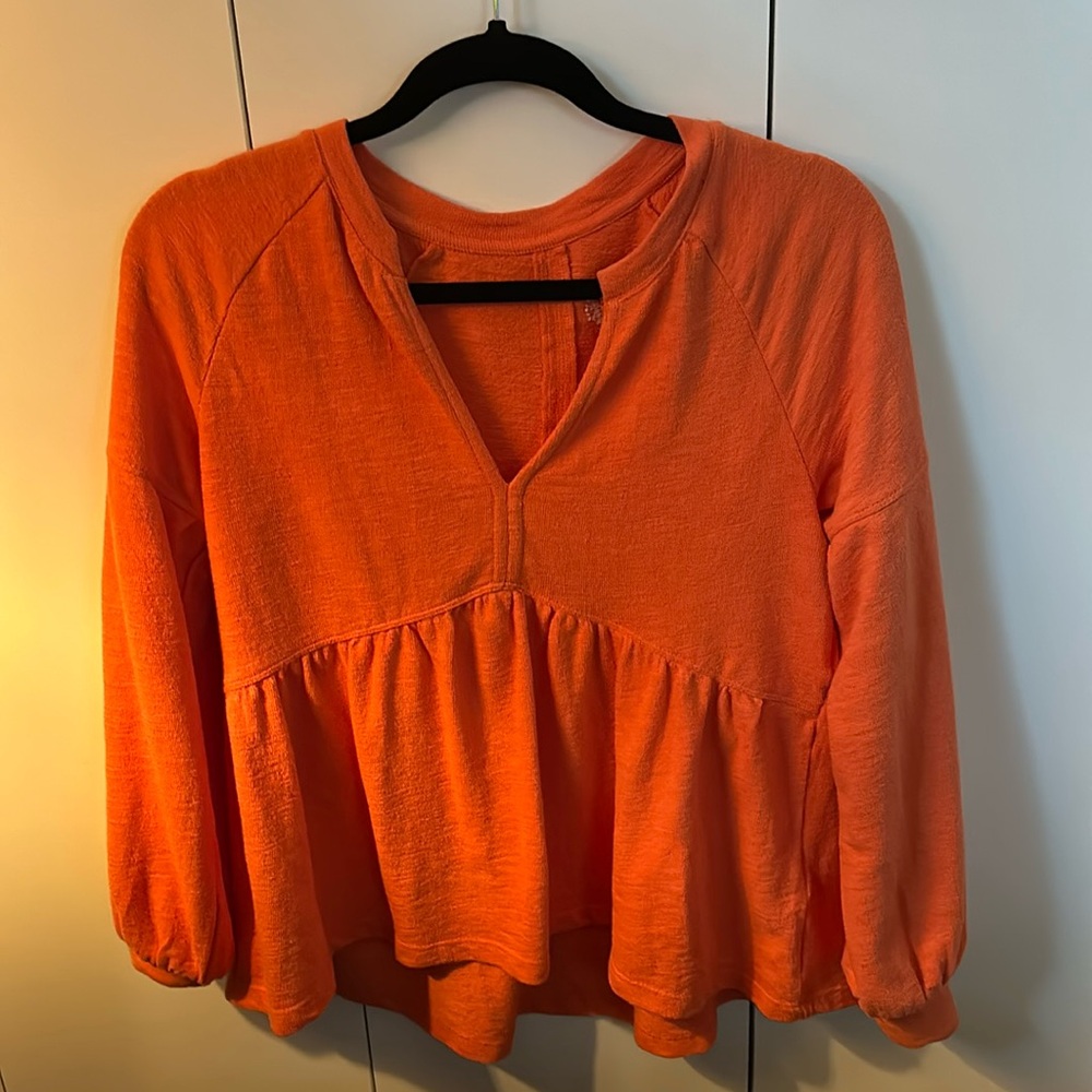 Pilcro orange top. Very comfy and cute. Very good condition.